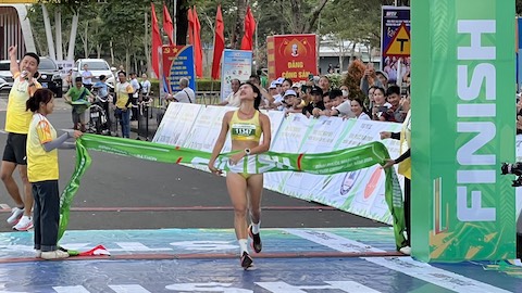 Tuyển thủ dính doping Khuất Phương Anh vô địch 10km giải marathon Bình Phước 2023